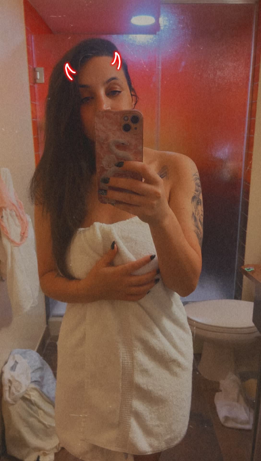 @Lil shadow 🥀🖤💋🖕🏻