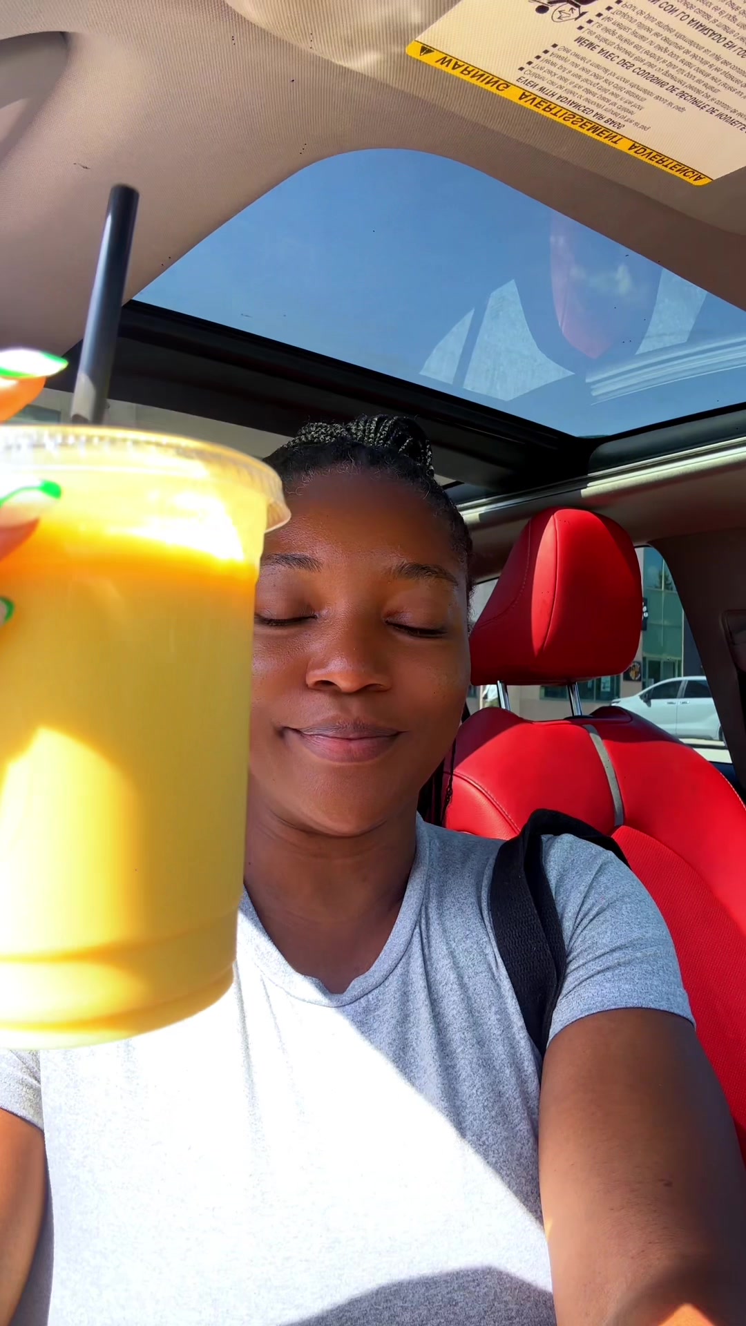 @HoneyB🐝| Solo Traveler