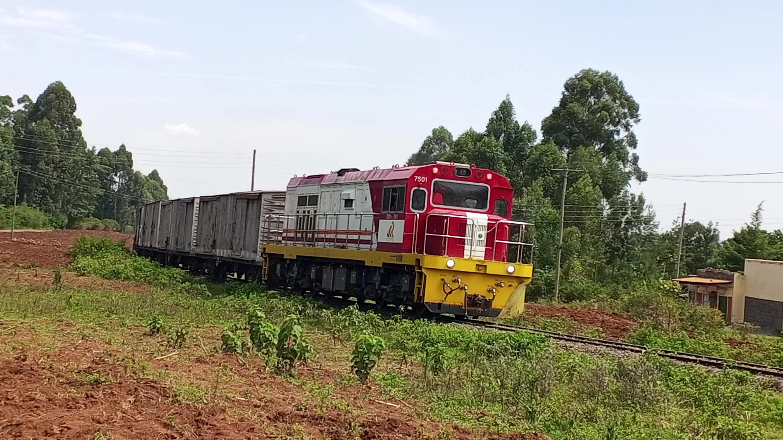 @KENYAN RAILROADER🇰🇪