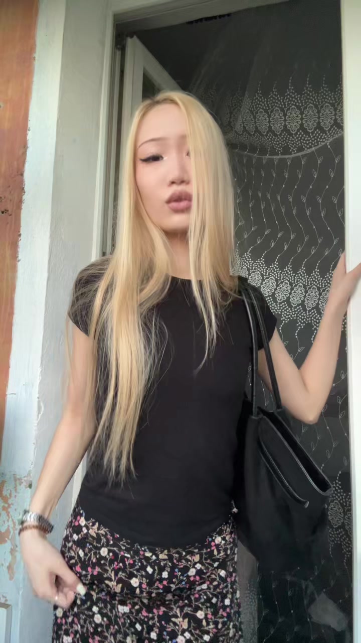 @左娅娜