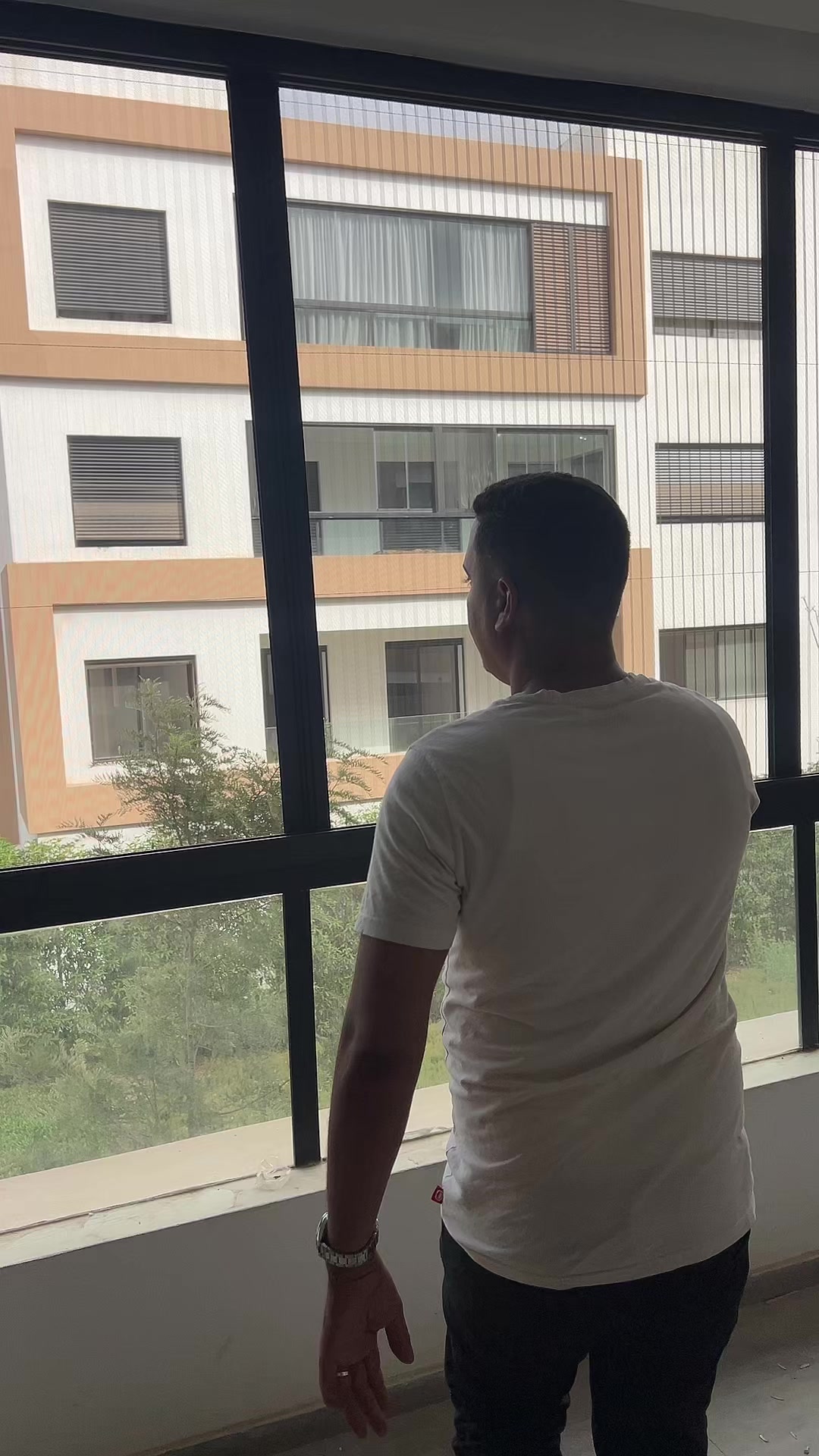 @AZIZ PREMIUM GLASS & ALUMINIU