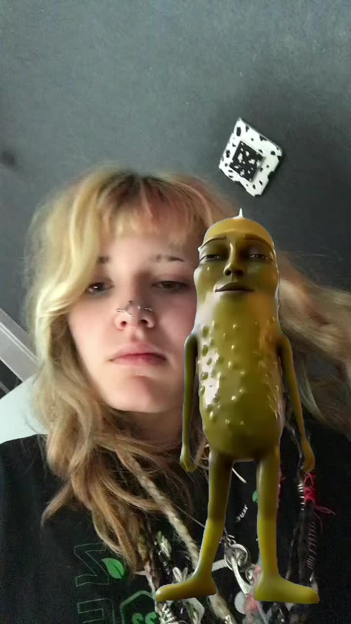 @freeLabubu