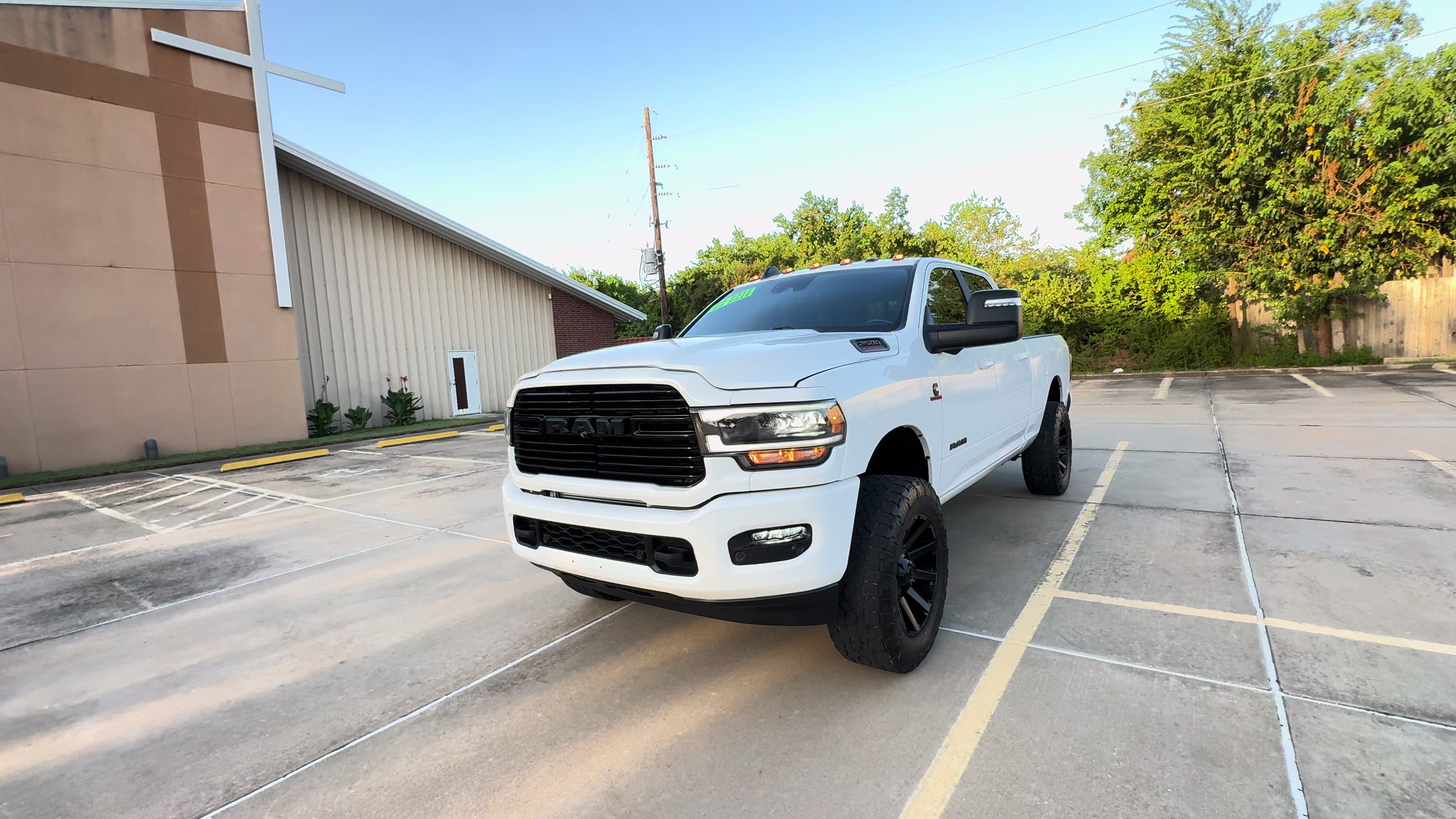 @FUNES TIRE SHOP & TOWING