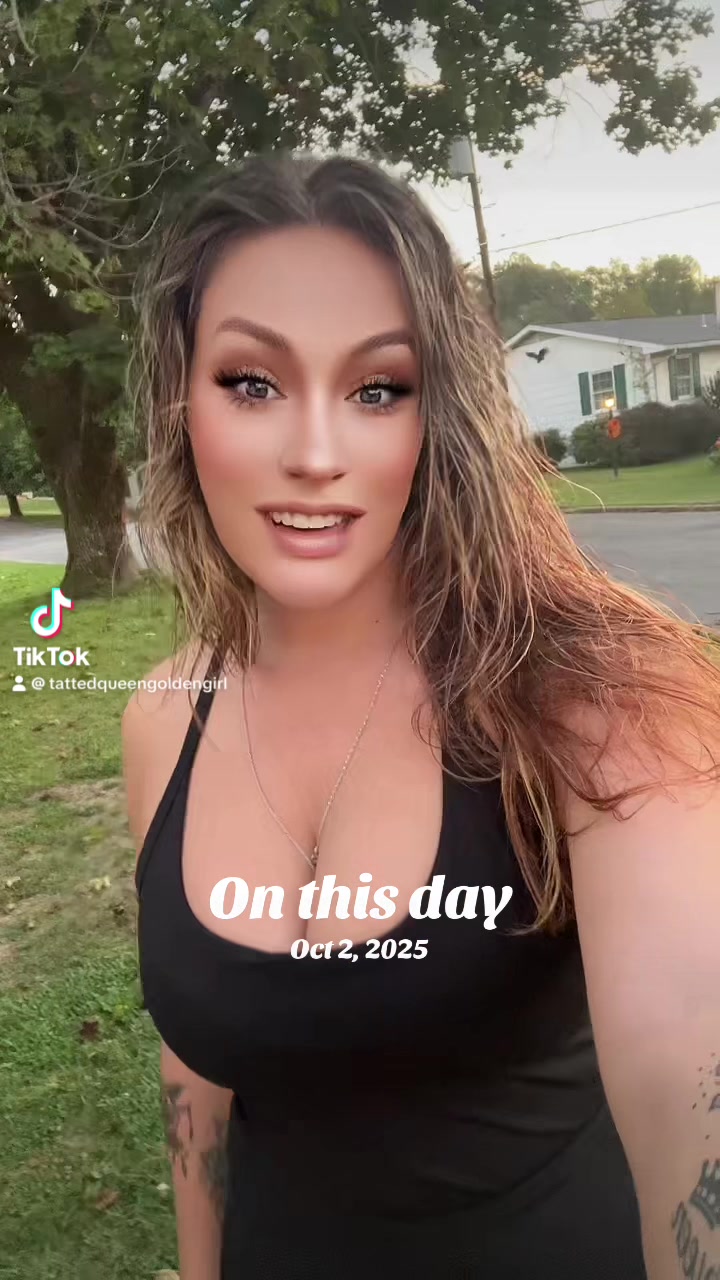 @tattedqueengoldengirl