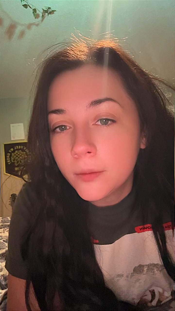 @givemypillowsumhead