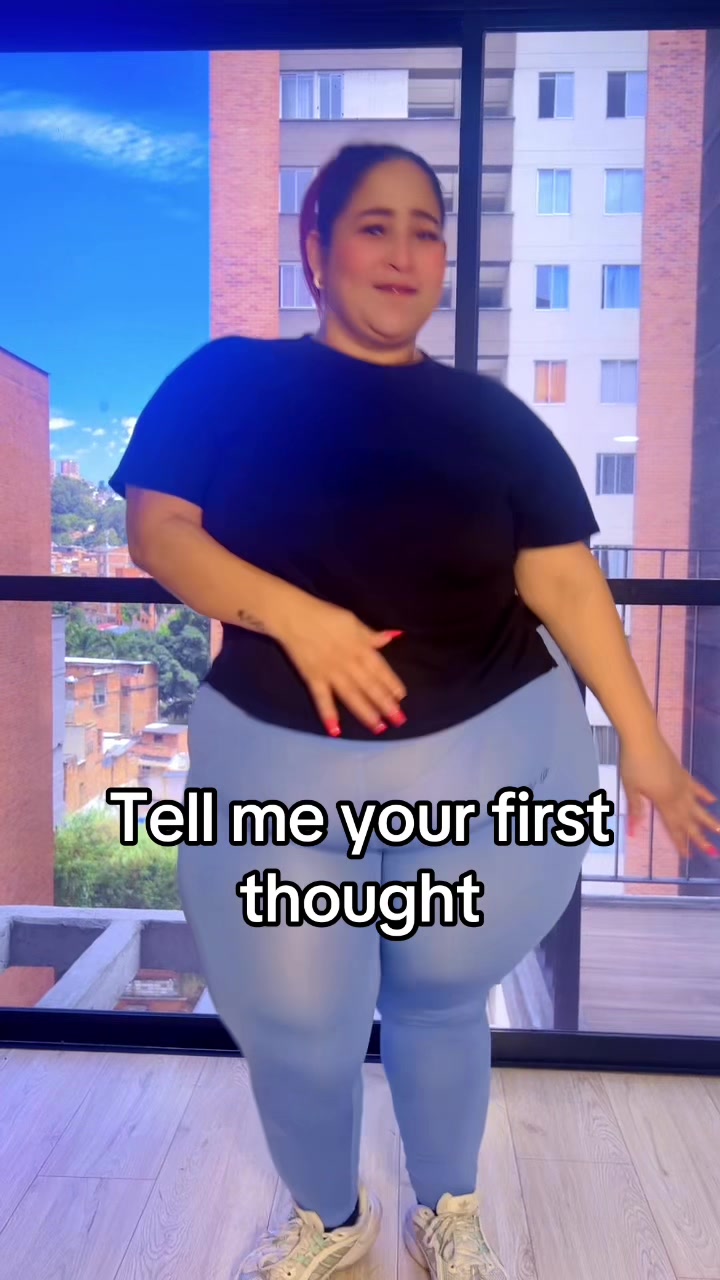 @lolapopvibes