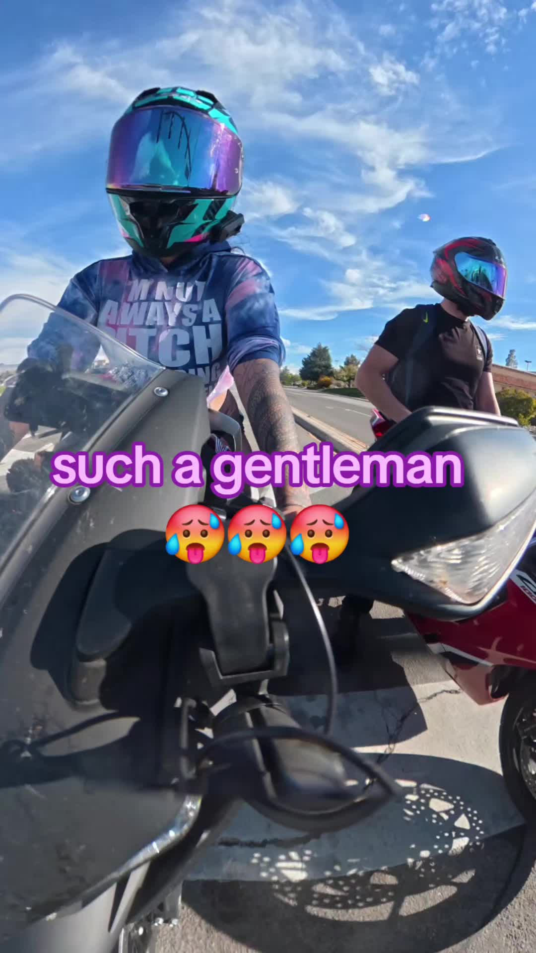 @r_skye27