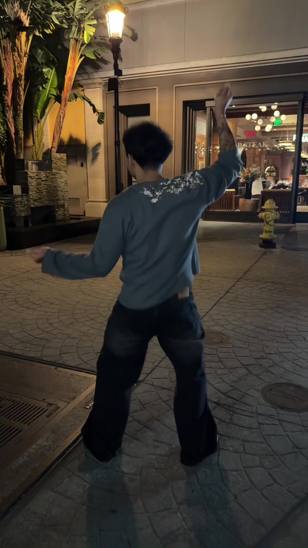 @ekek