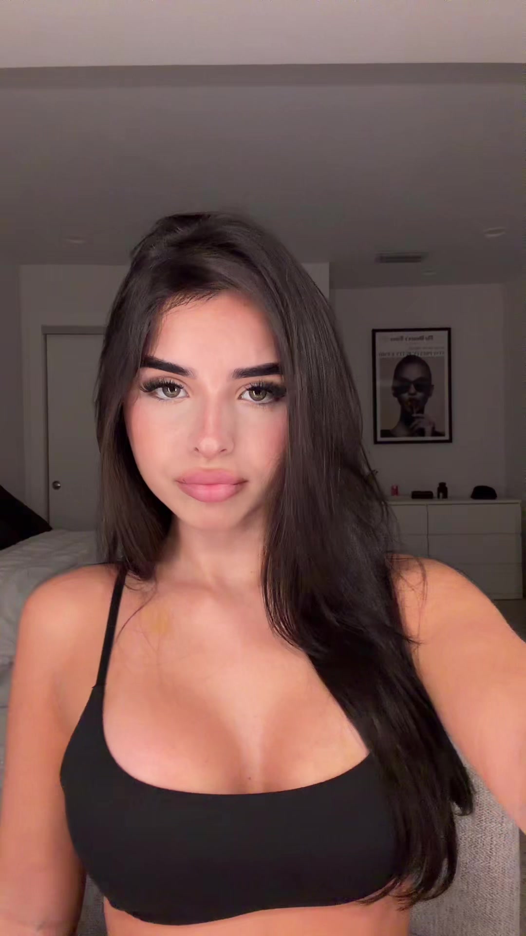 @vickyguez