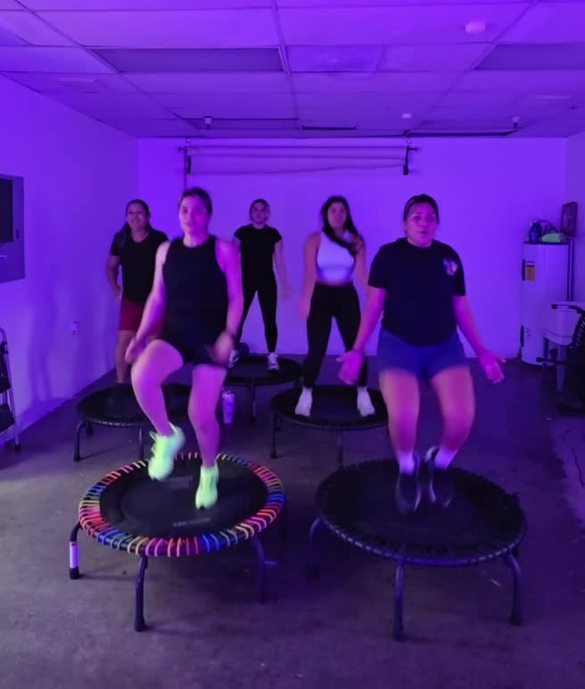 @Ari Alvarado jumping studio