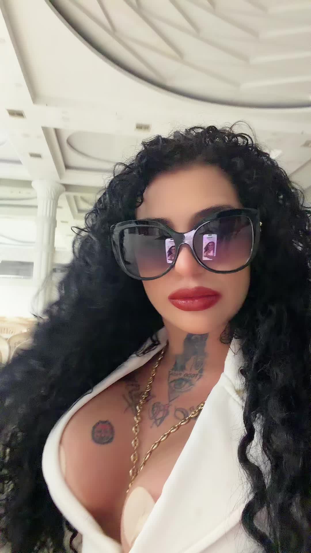 @triniLabombaLatina