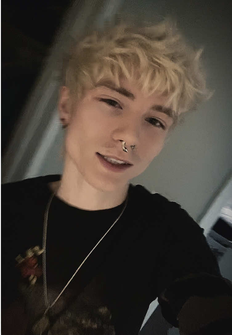 @𝒜𝓁ℯ𝓍𝒶𝓃𝒹ℯ𝓇╋━