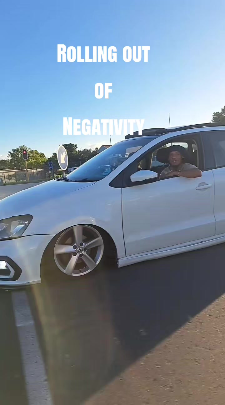@travis_airm6x