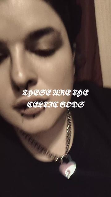@💜💚FYF_TOXIC_CUDDLES_BRAT💚💜
