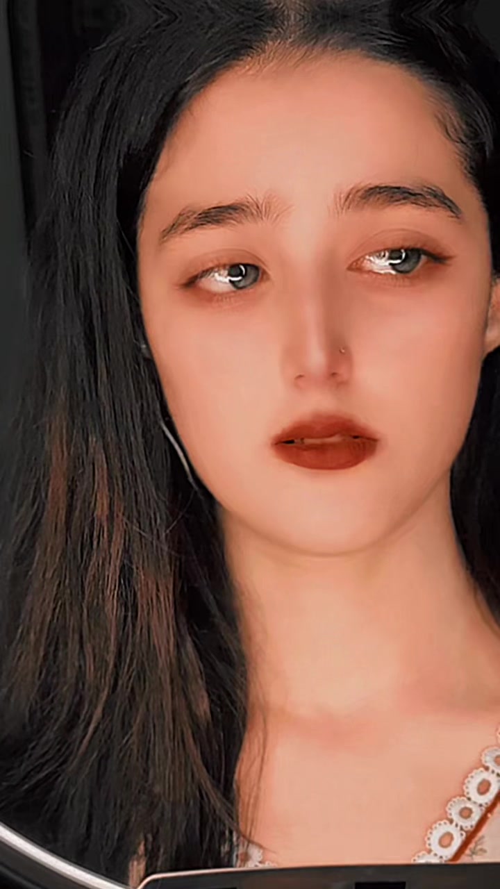 @𝕾𝖆𝖒𝖊𝖊𝖗𝖆 𝕶𝖍𝖆𝖓 🕊️