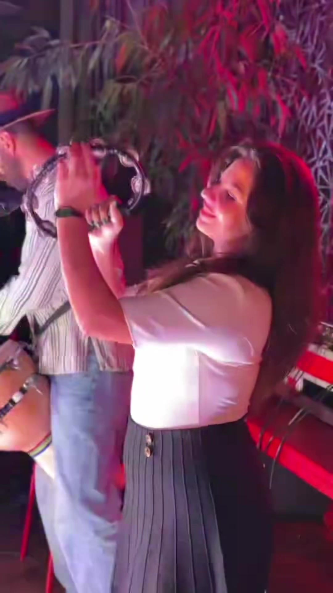 @niniasiliani