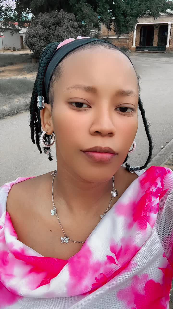 @Unathi
