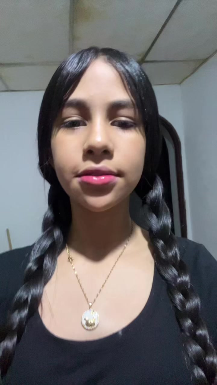 @𝓐𝓷𝓪
