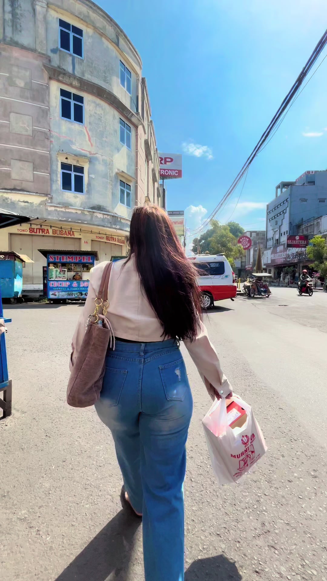 @akunaslidewimaura