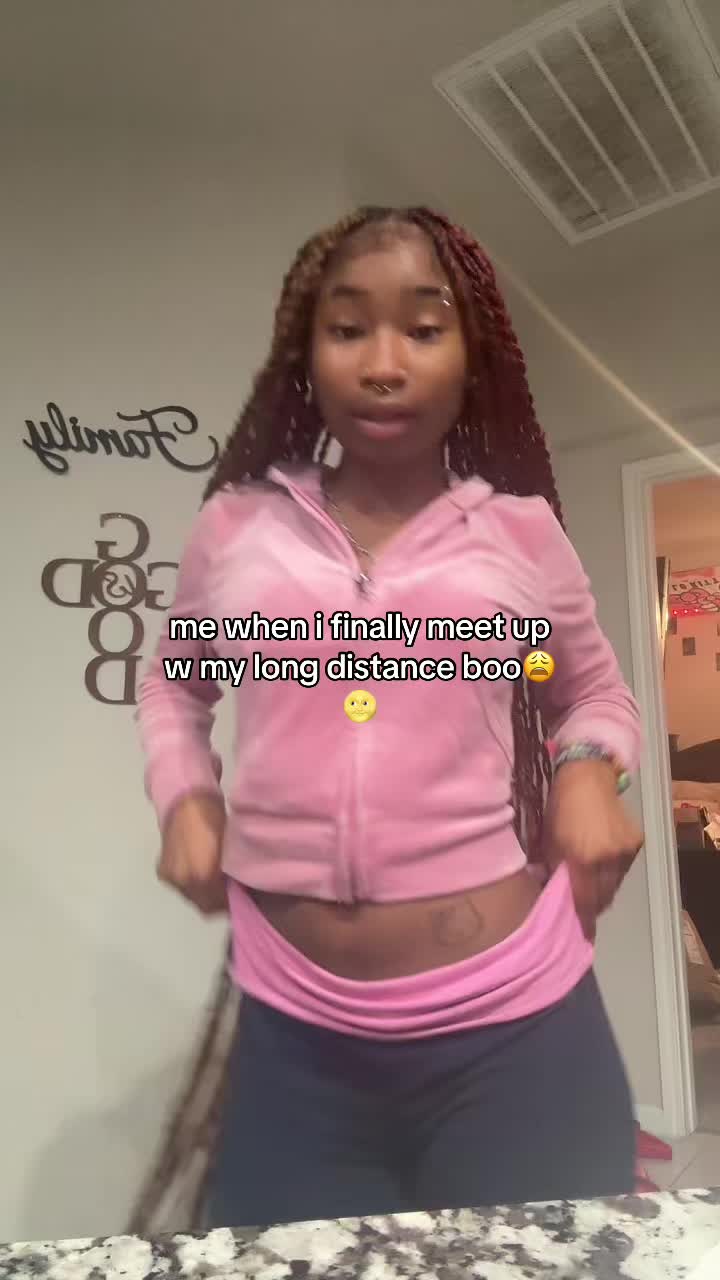 @RENIDAPOOH🧸👩🏾&zwj;❤️&zwj;💋&zwj;👩🏾