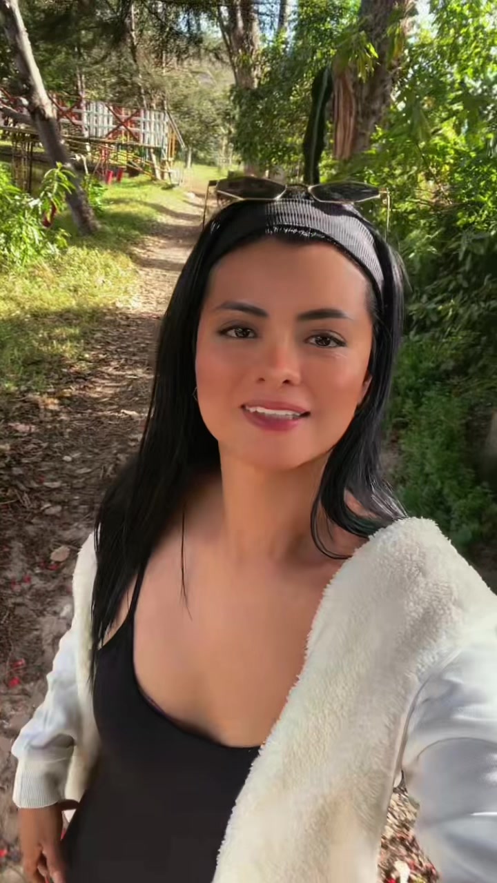 @Mayra Elena🐻