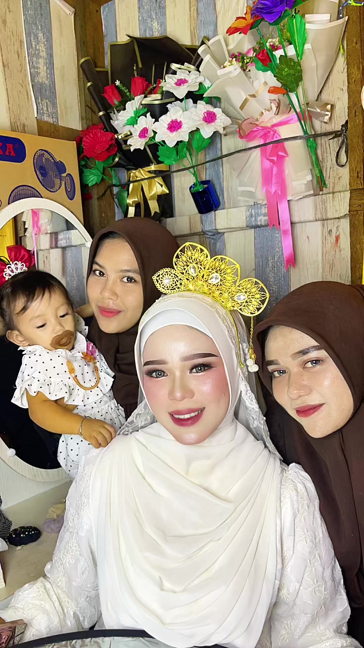 @Anya makeup