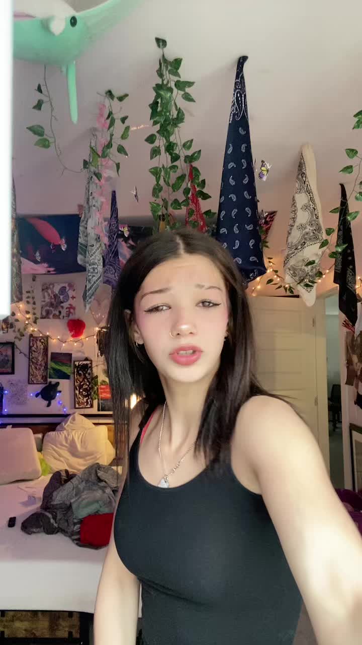 @🤷🏻&zwj;♀️