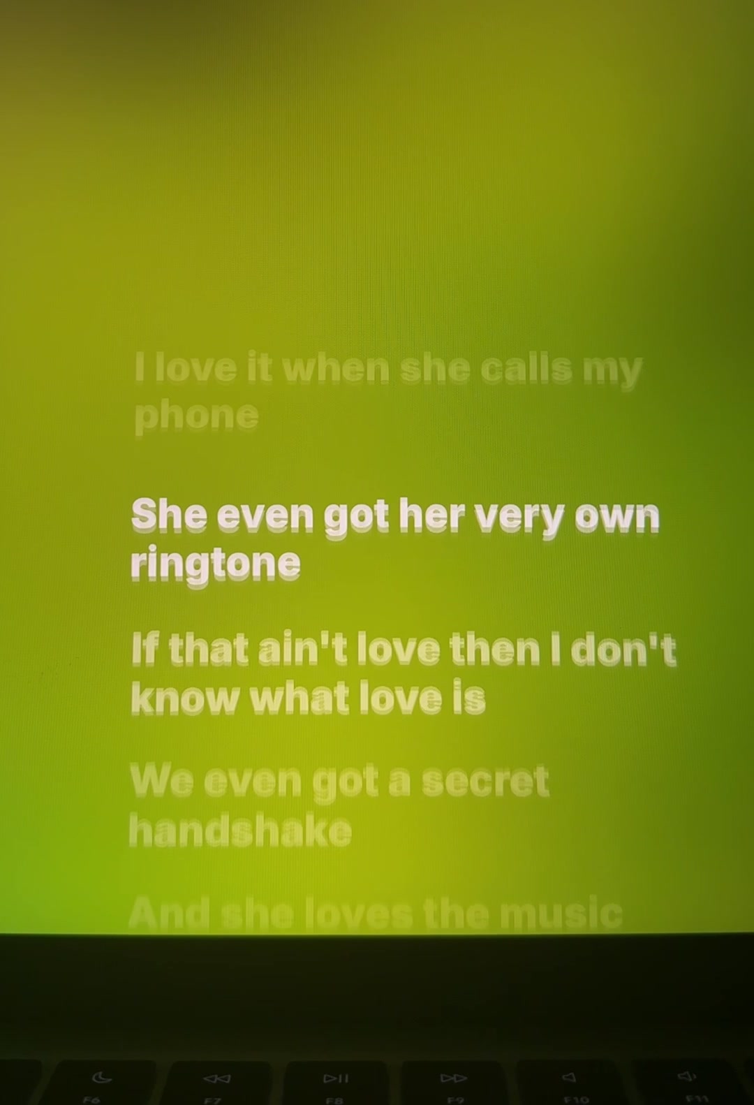 @🎧