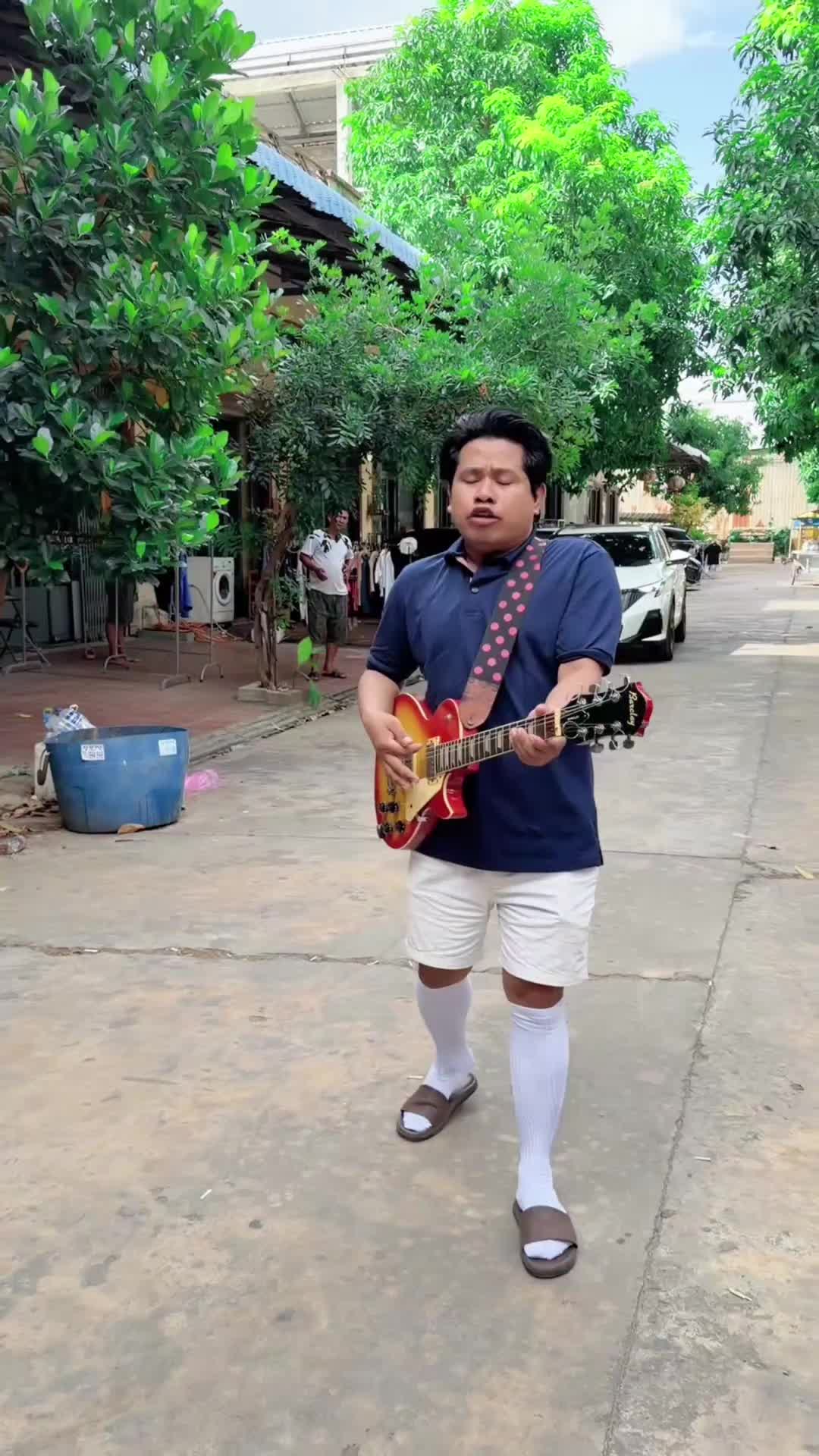 @ពូណុយ- រឿងកំប្លែង