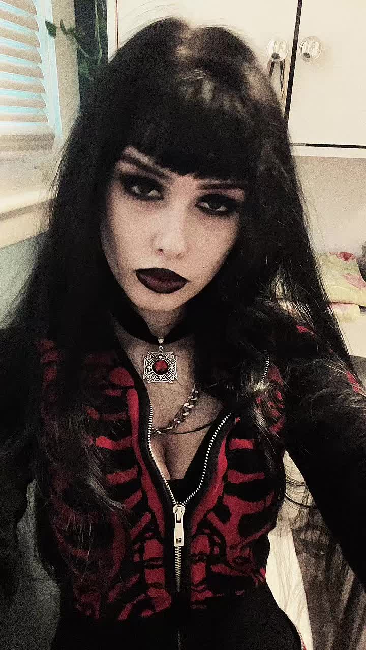 @Maria🦇