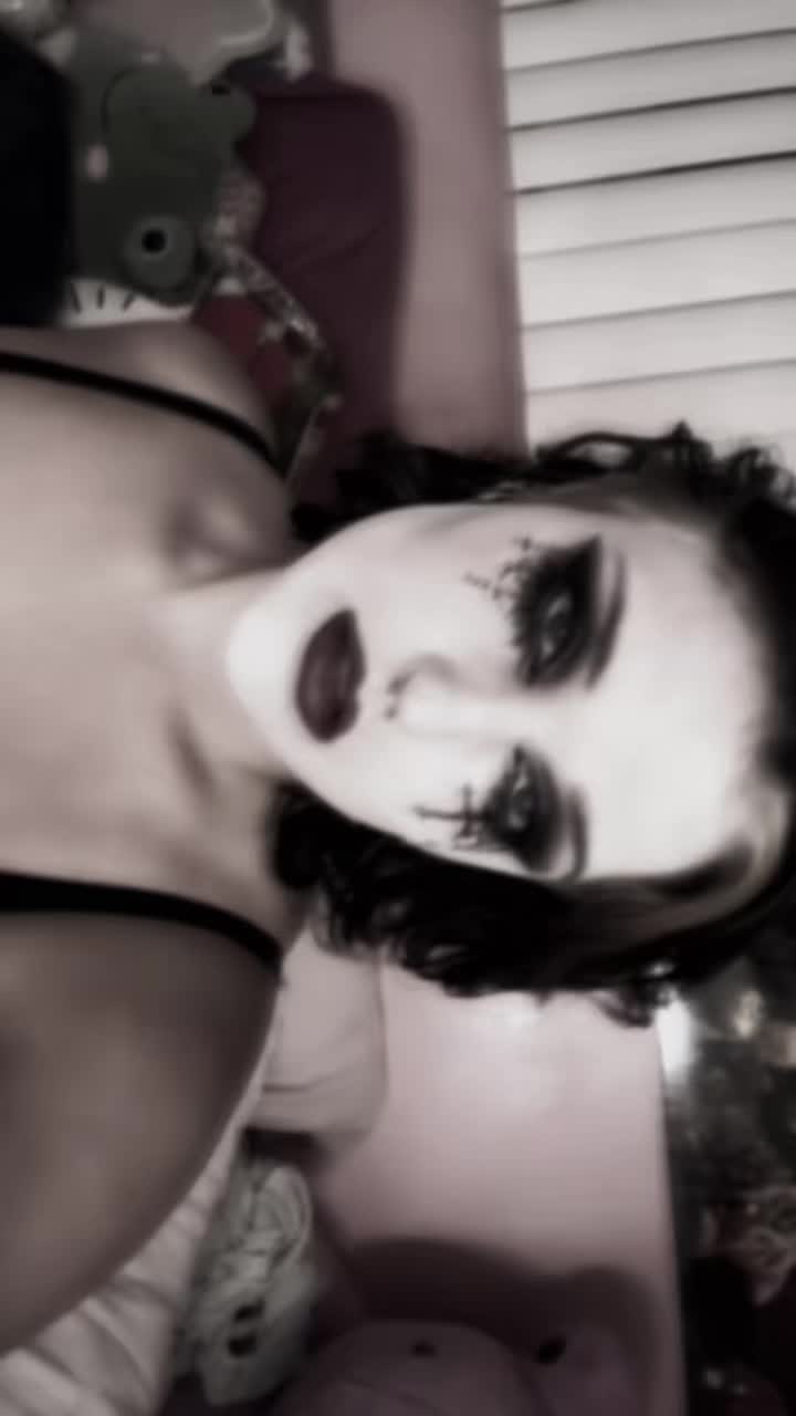 @G0TH.G1RL.007