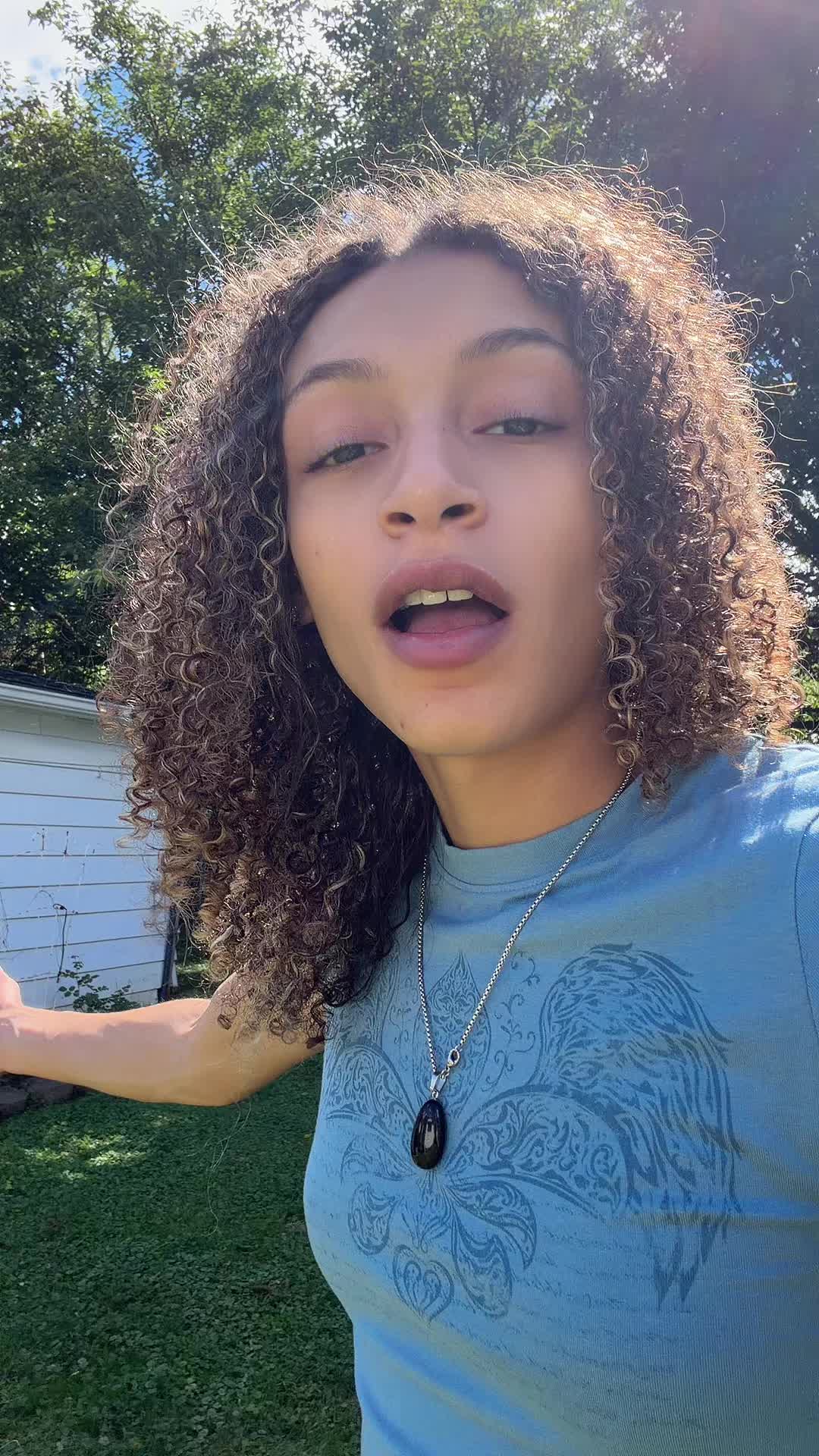 @carleeebaee