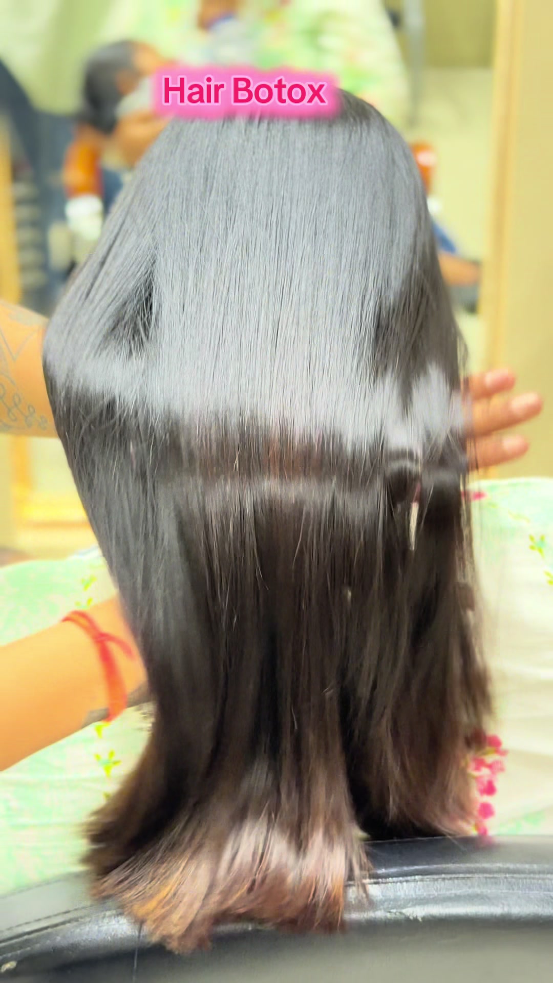 @Looks unisex salon