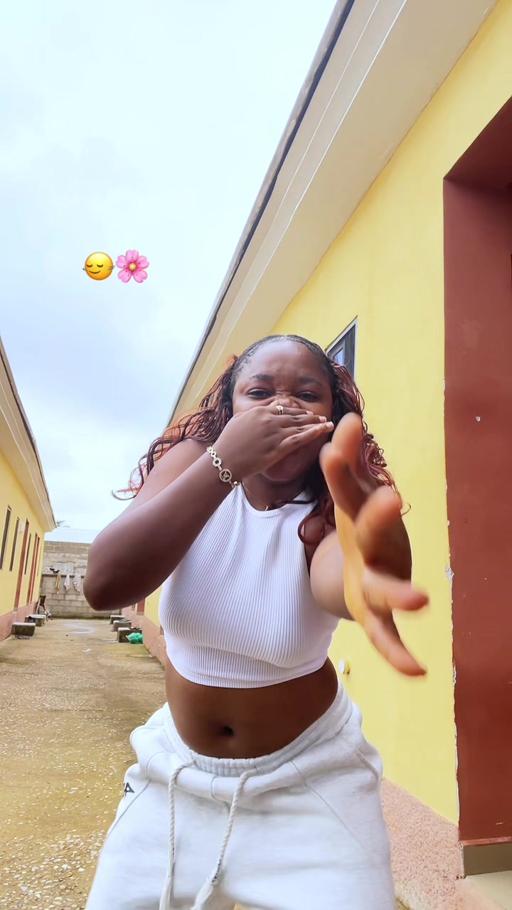 @emiliareign_