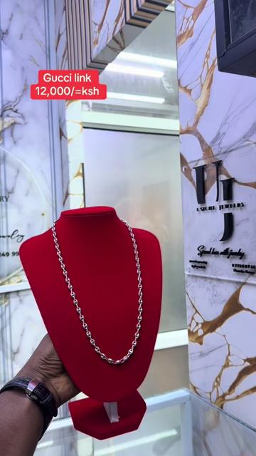 @usiche_jewelry_store