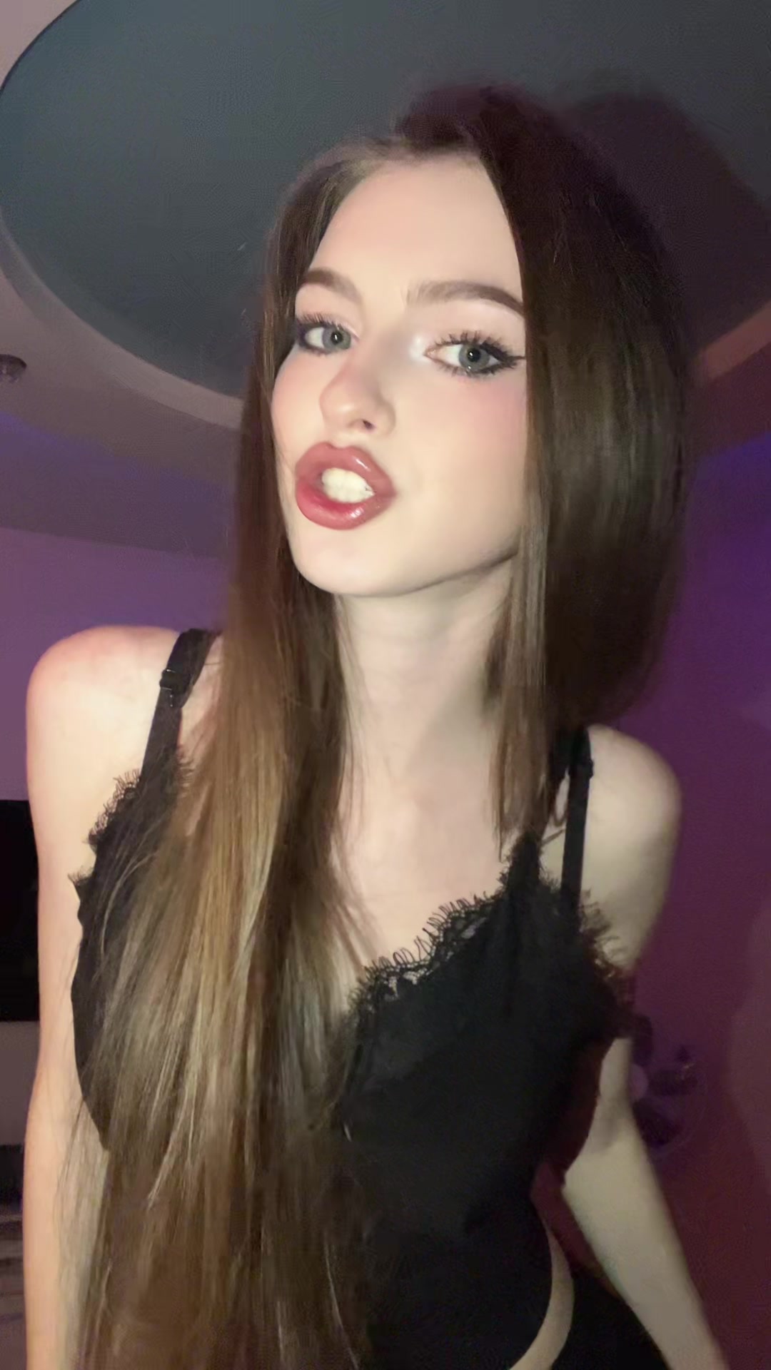@꧁𝔸𝕃𝕀𝕊𝔸꧂