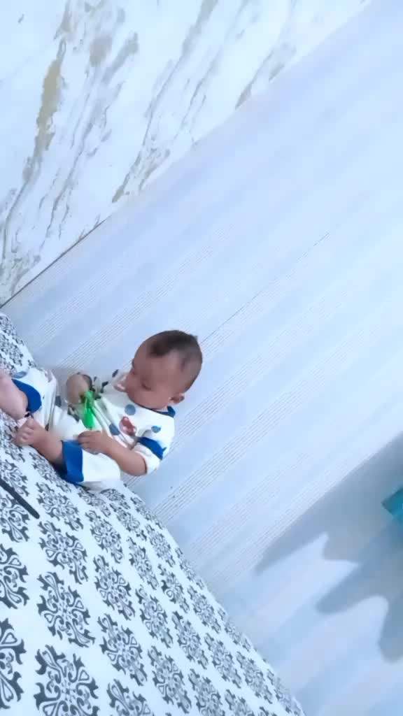 @DUJ