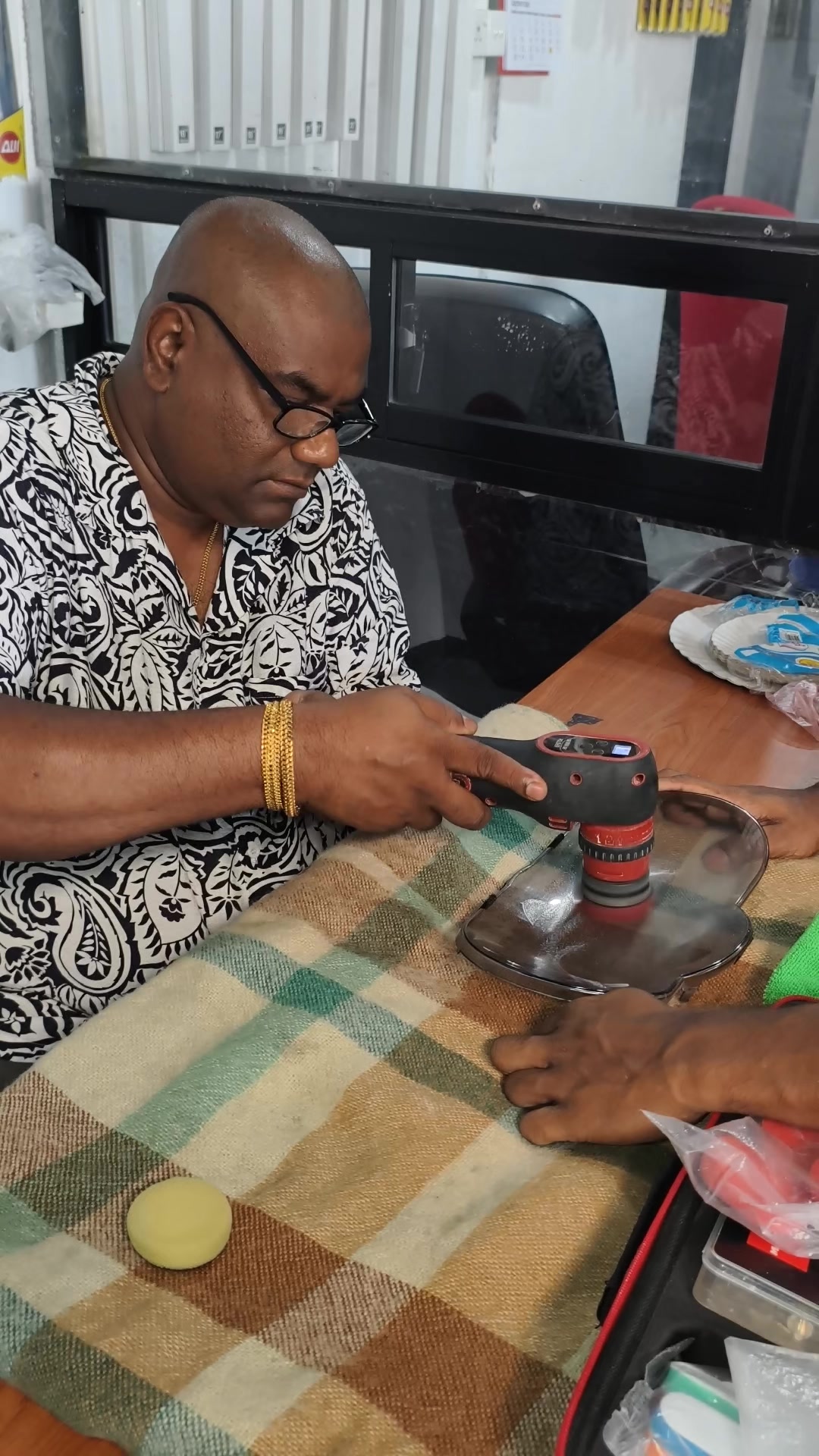 @Windscreen Polishing Moratuwa