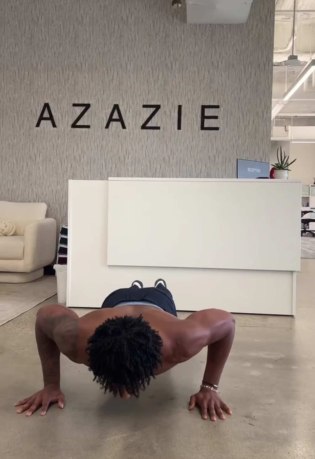 @Azazie US
