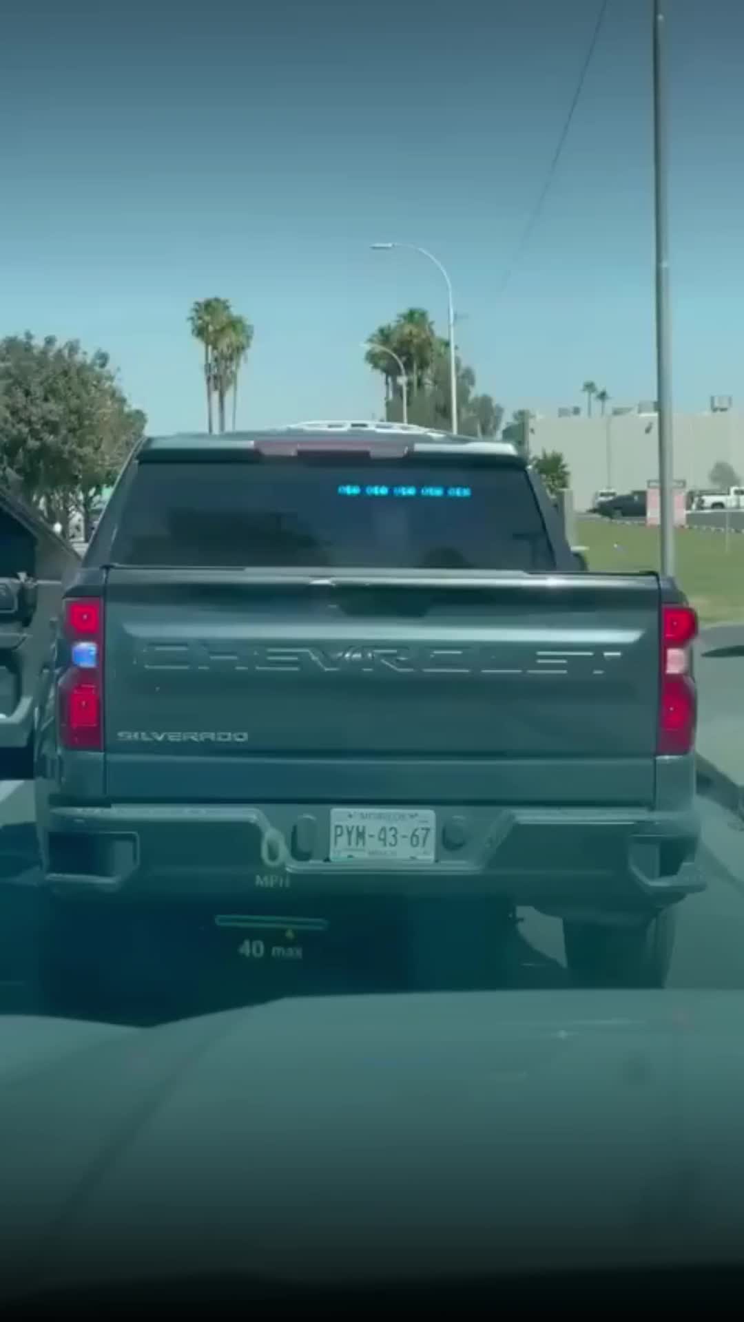 @Entre líneas
