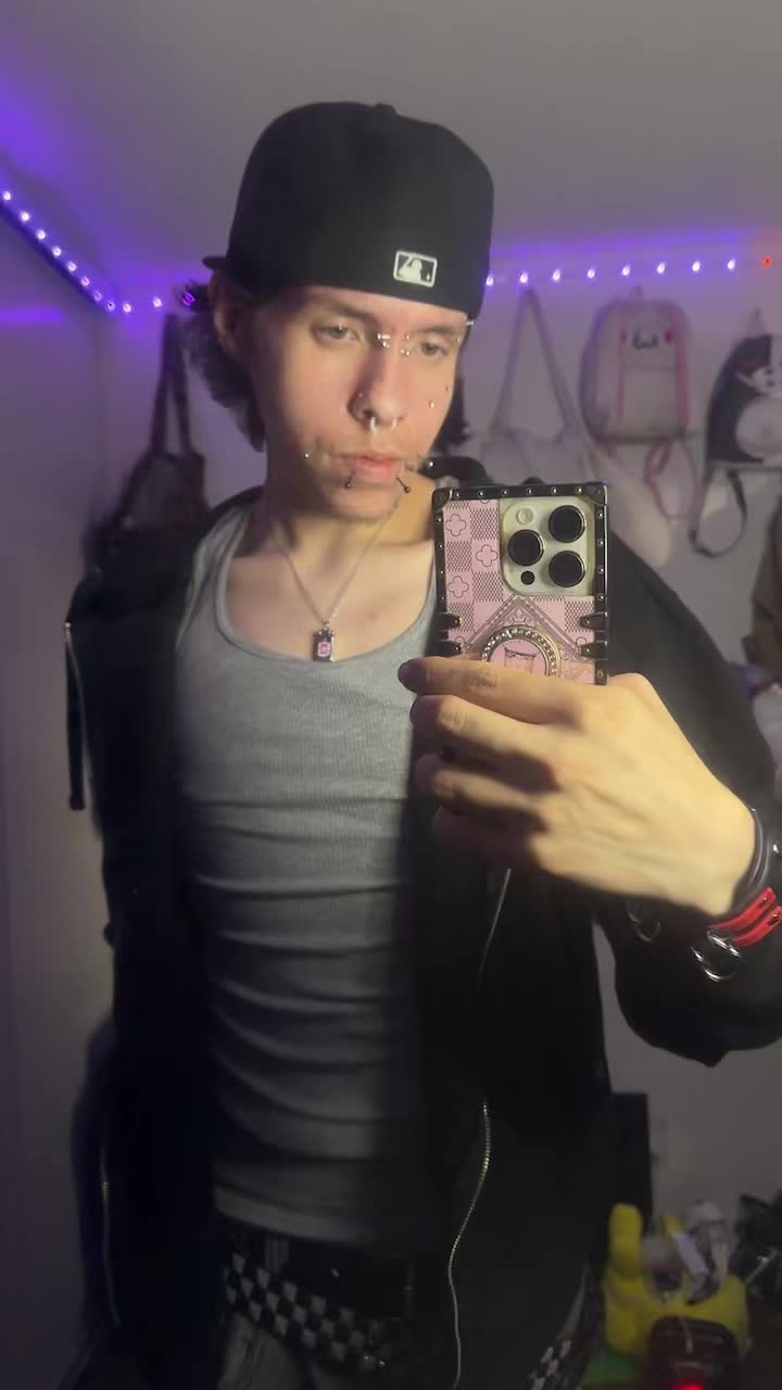 @Delululicious_