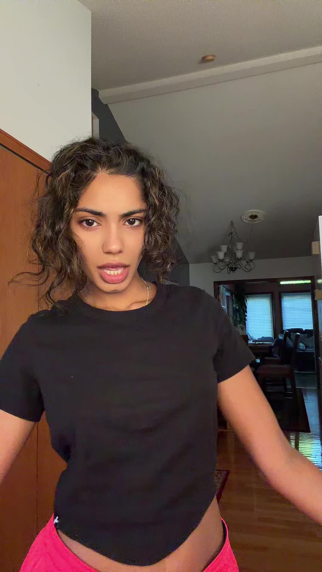 @Devina1216_