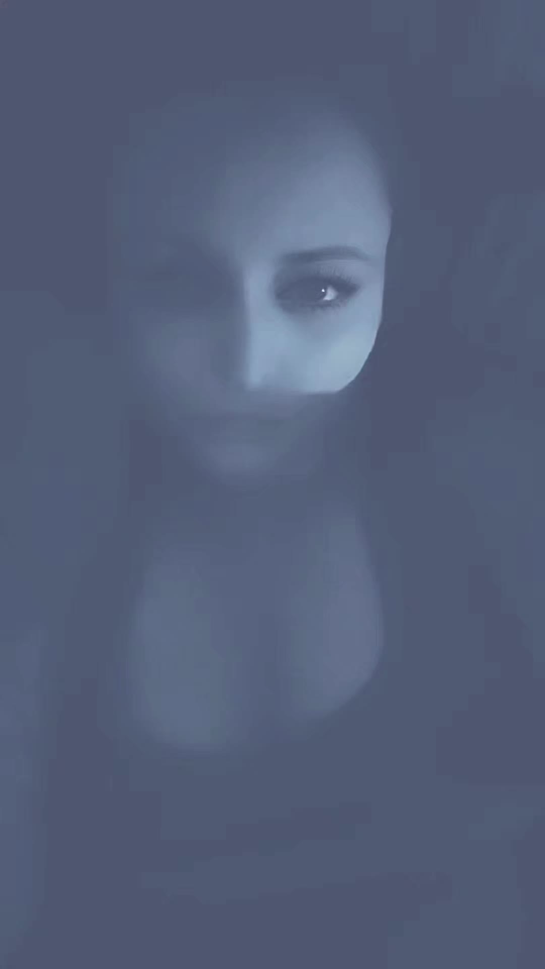 @KimCroft🧸🌹💙🎸🐋🐬🦋😈👻☘️🔥