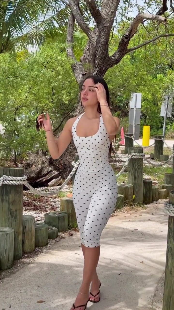 @44elana3