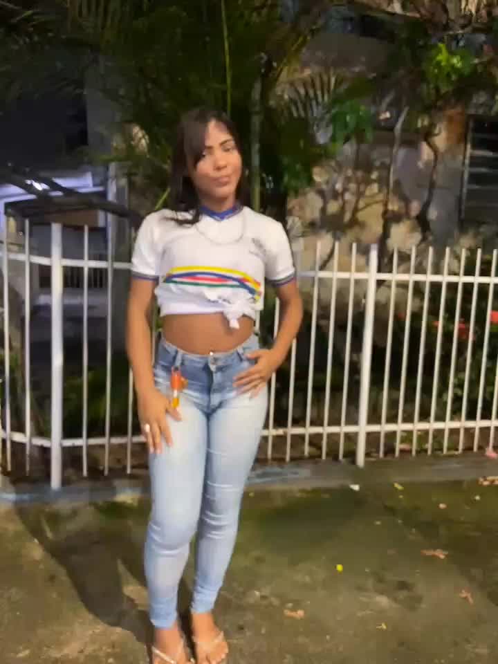 @Laraah33