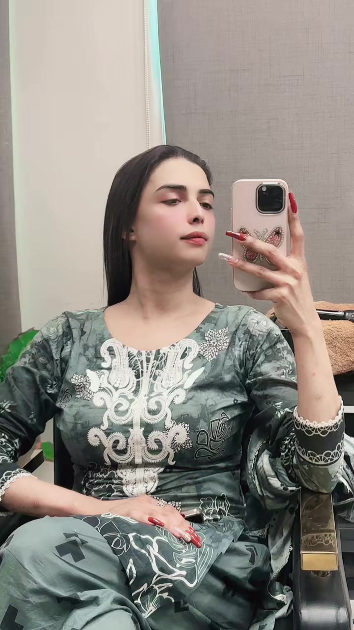 @Hot 🔥Kashmiri qauen