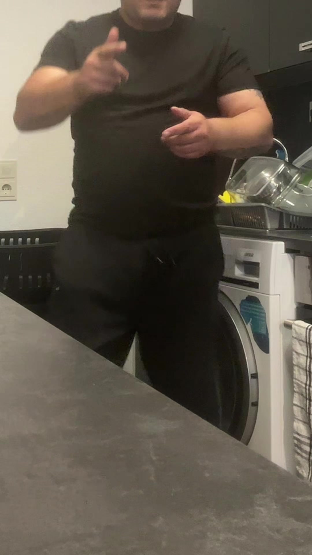 @Milán