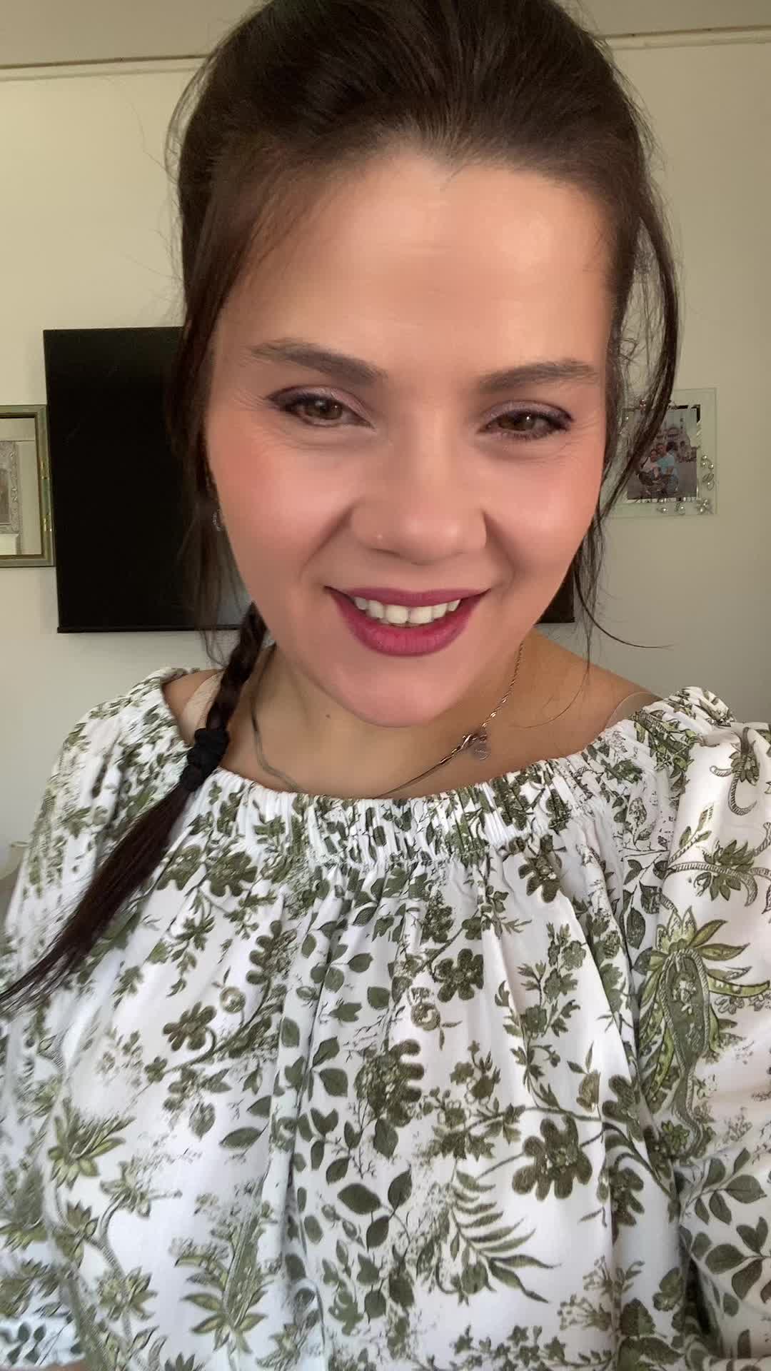 @MiKI 🌸🌹🌹🌹