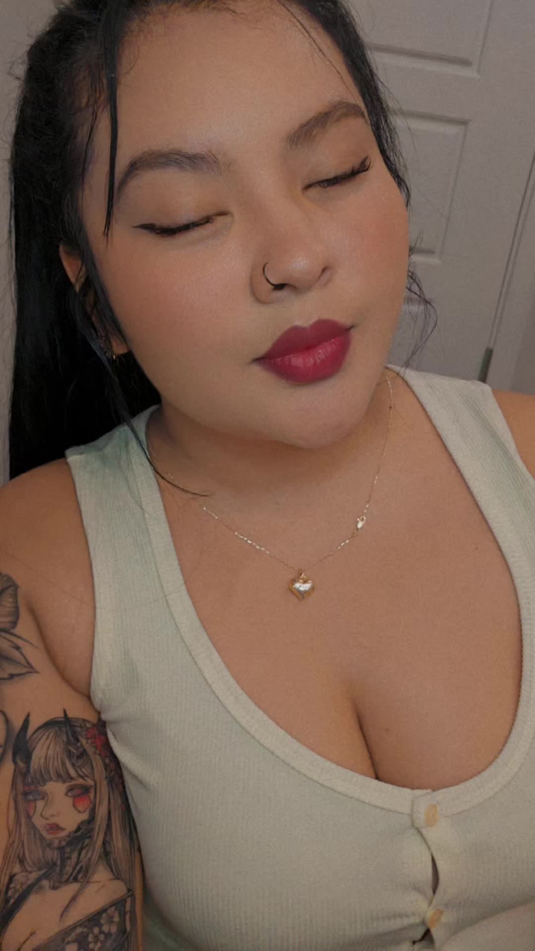 @DANIELA ♡🦇