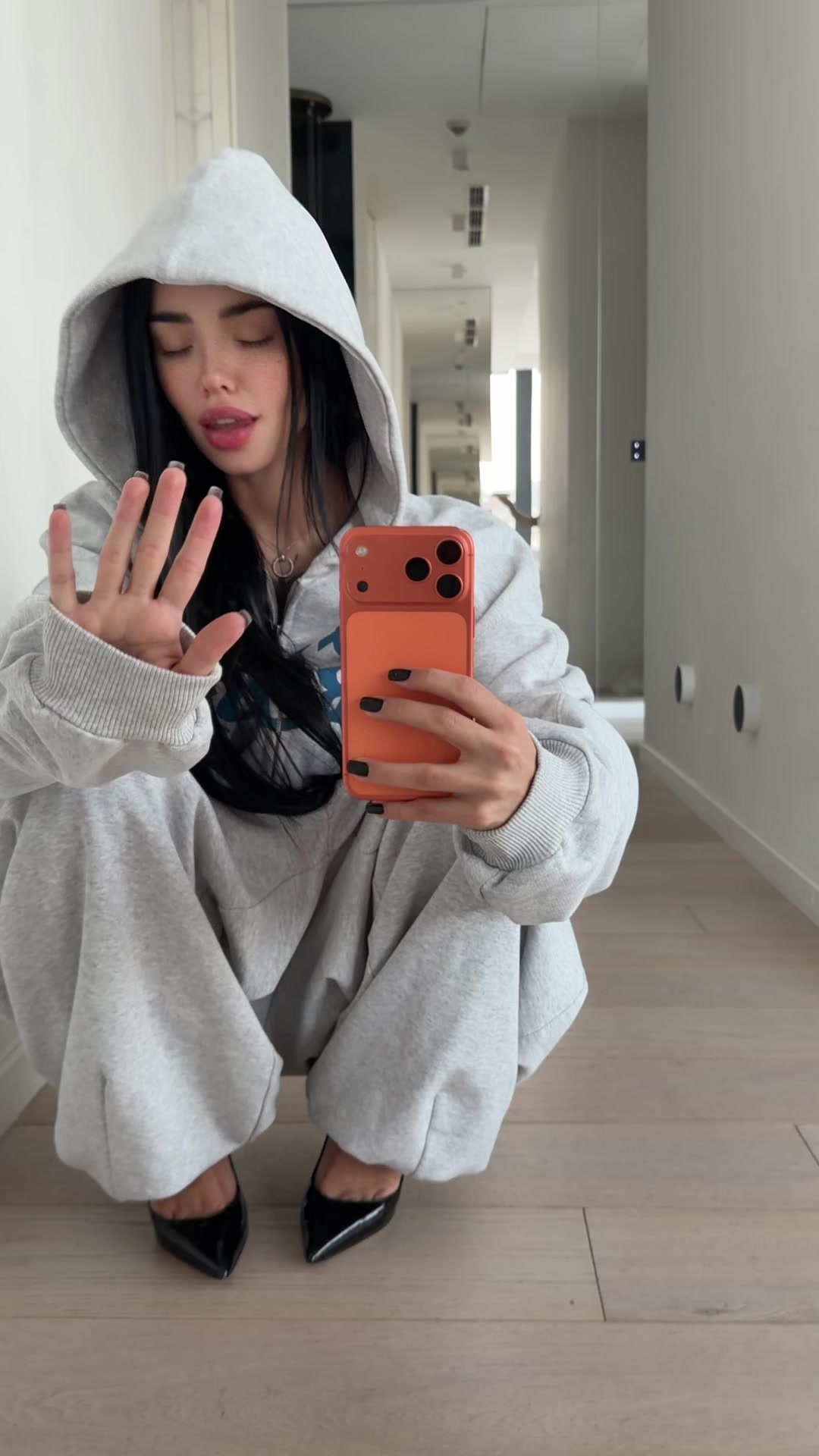 @lyna_com2000